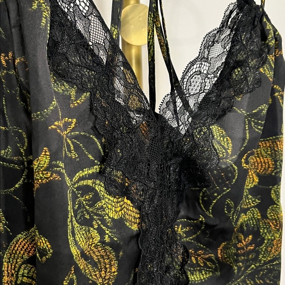 NWT Free People Off the Coast Cami Lace Black Strappy Relaxed Fit Elegant Tank - Picture 8 of 9